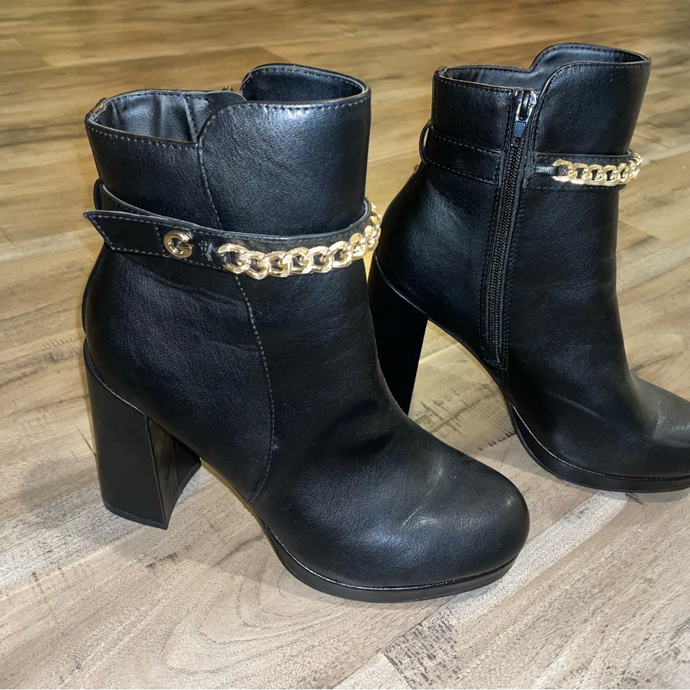 Black heeled boots